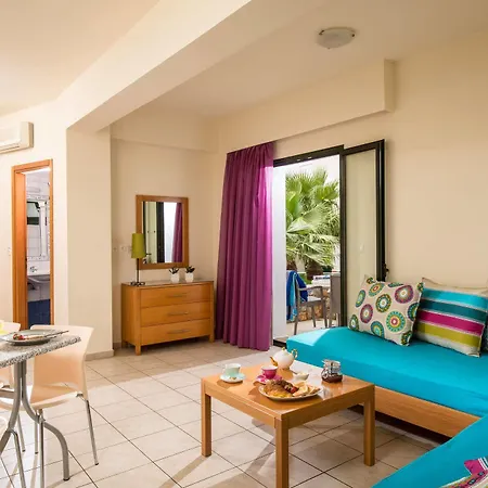 Kristalli Aparthotel 3*