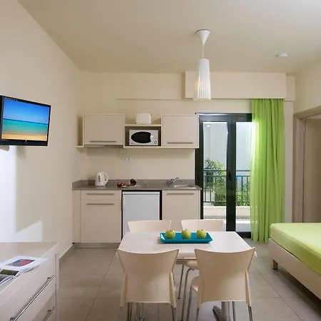 Kristalli Aparthotel 3*