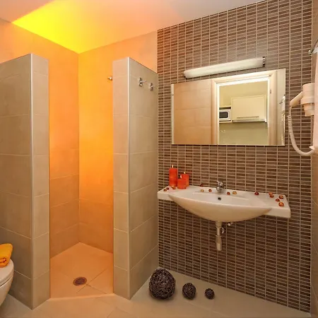 Apartahotel Kristalli